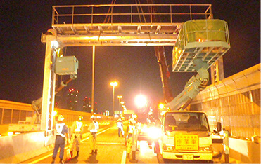 高速道路亀裂補修工事メンテナンス一式